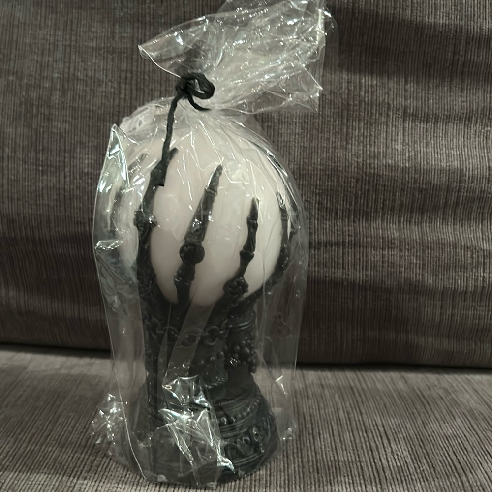 Bleeding Candle Skull Glass Ball NEW